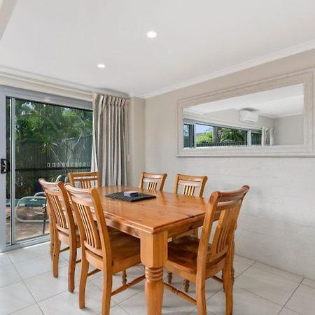 Le Court Villas Noosa Heads Exterior photo