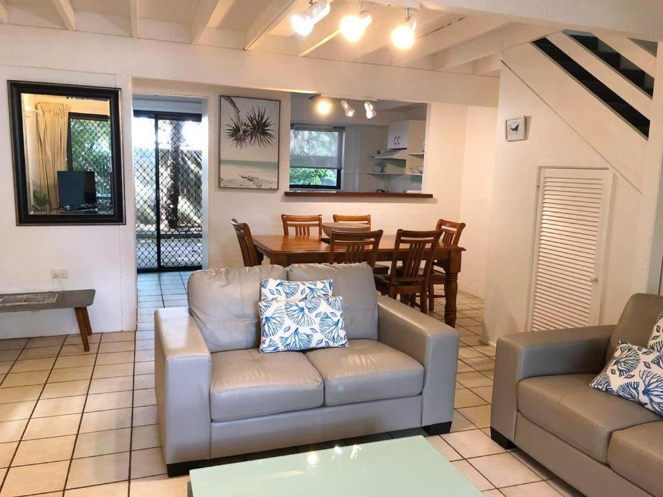 Le Court Villas Noosa Heads Exterior photo