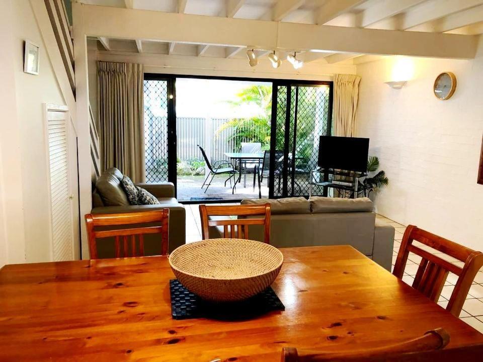 Le Court Villas Noosa Heads Exterior photo