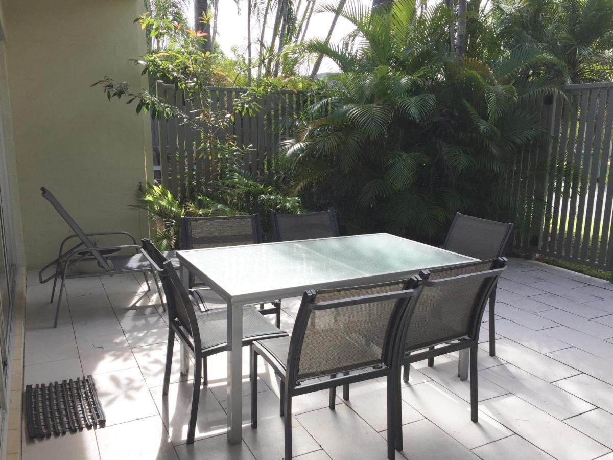 Le Court Villas Noosa Heads Exterior photo